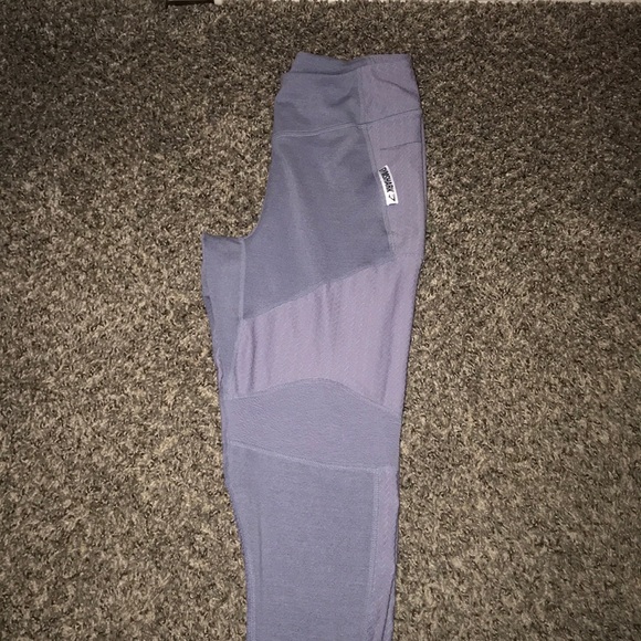 *SOLD* Gymshark lilac leggings - Picture 2 of 3